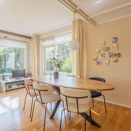 Comfy House 100 M2 *free Wifi + Free Parking Appartement *