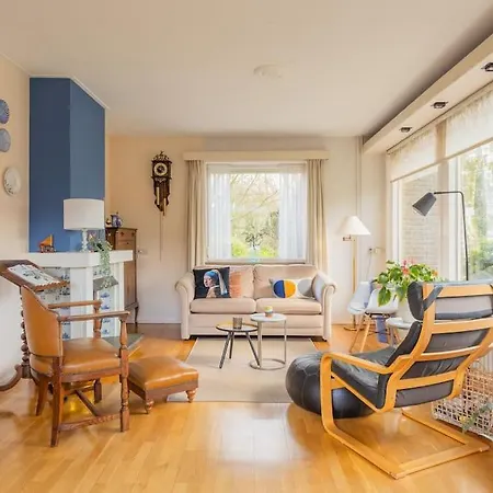 Comfy House 100 M2 *free Wifi + Free Parking Appartement *